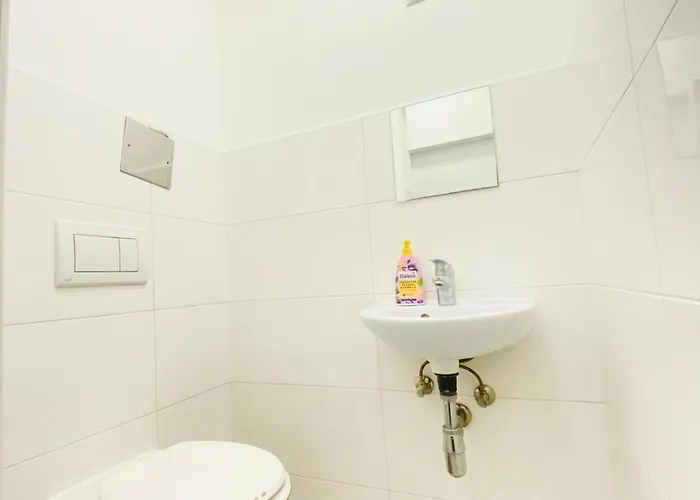 Budget Private In 8-bedroom With Terrace * Відень