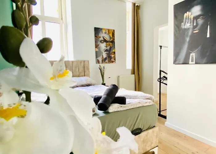 Апартаменти Budget Private In 8-bedroom With Terrace