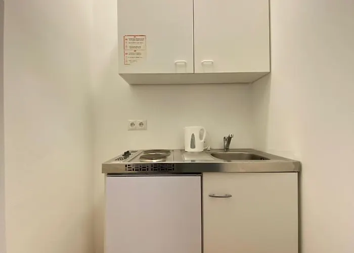 Budget Private In 8-bedroom With Terrace * Відень