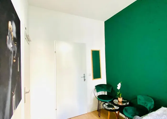 Апартаменти Budget Private In 8-bedroom With Terrace