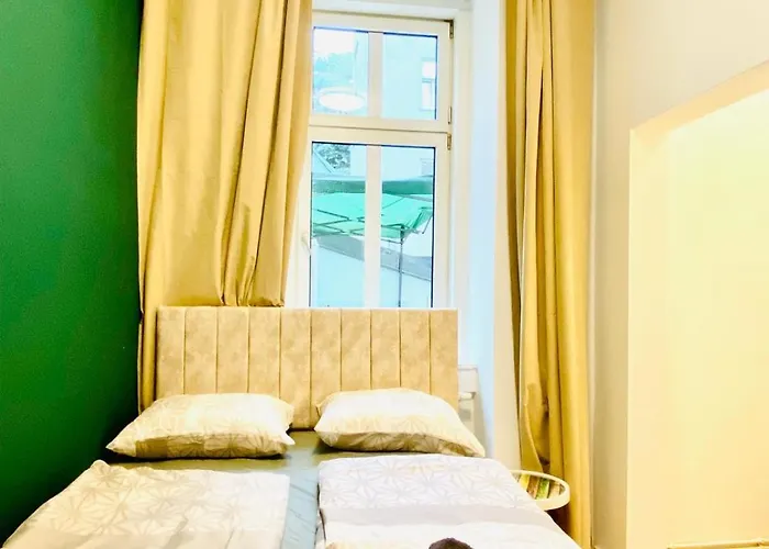 Апартаменти Budget Private In 8-bedroom With Terrace Відень