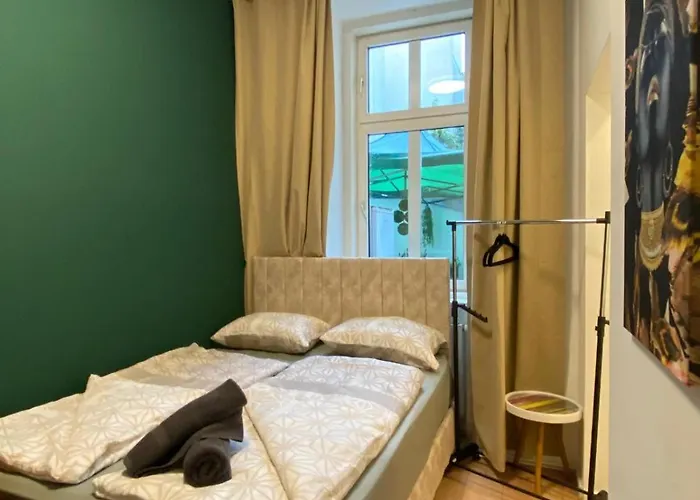 Budget Private In 8-bedroom With Terrace *