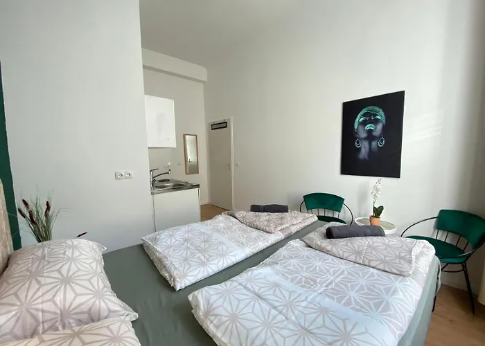 Budget Private In 8-bedroom With Terrace *