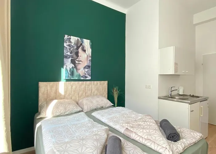 Budget Private In 8-bedroom With Terrace * Відень
