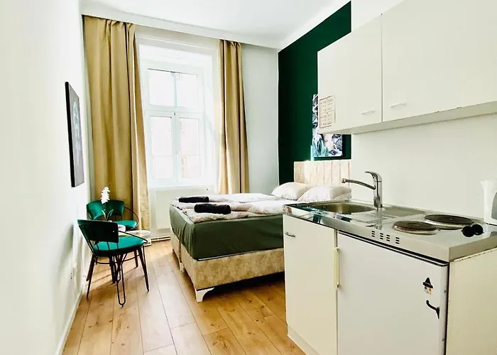 Budget Private In 8-bedroom With Terrace
