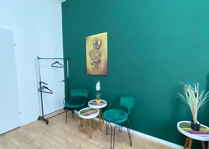 Апартаменти Budget Private In 8-bedroom With Terrace