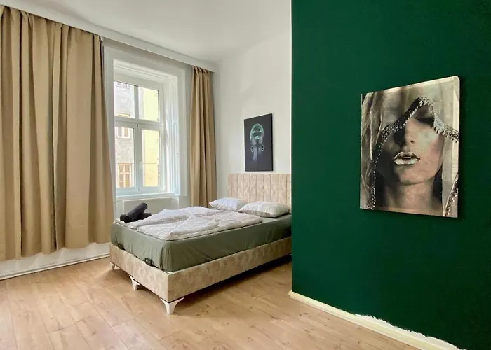 Budget Private In 8-bedroom With Terrace *