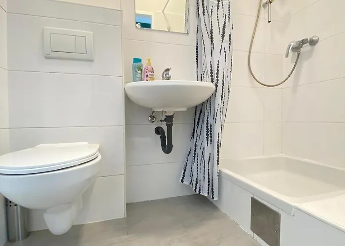Апартаменти Budget Private In 8-bedroom With Terrace Відень