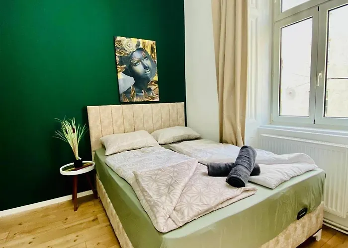 Budget Private In 8-bedroom With Terrace