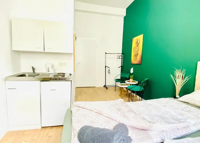 Budget Private In 8-bedroom With Terrace Апартаменти Відень