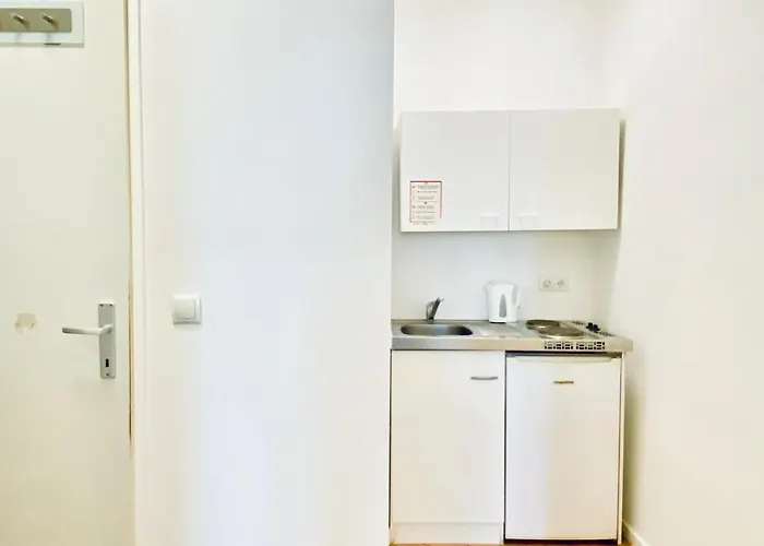Апартаменти Budget Private In 8-bedroom With Terrace *