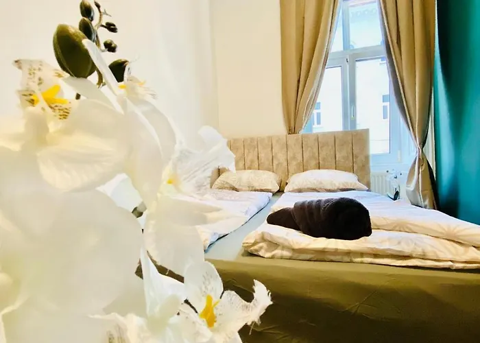 Budget Private In 8-bedroom With Terrace *
