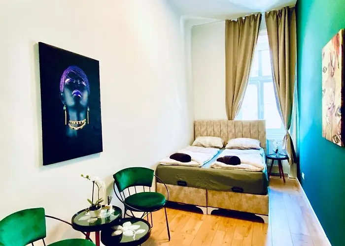 Budget Private In 8-bedroom With Terrace