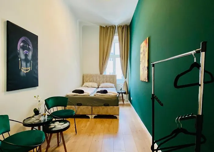 Апартаменти Budget Private In 8-bedroom With Terrace Відень