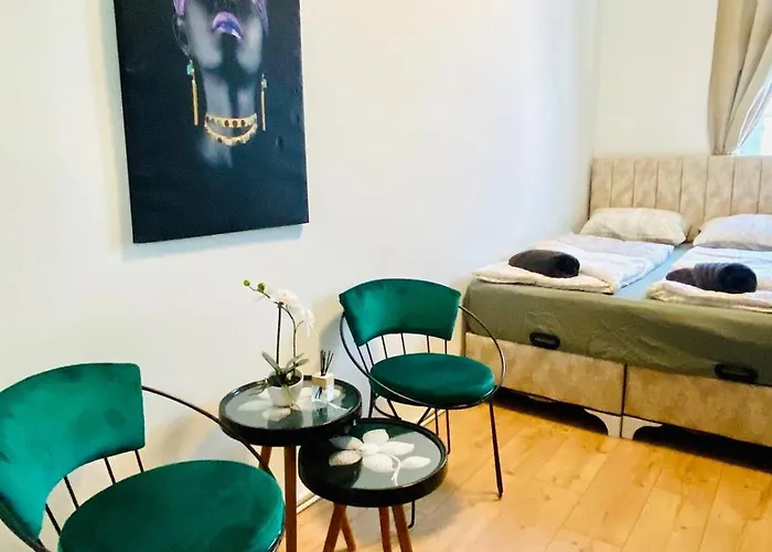 Budget Private In 8-bedroom With Terrace *