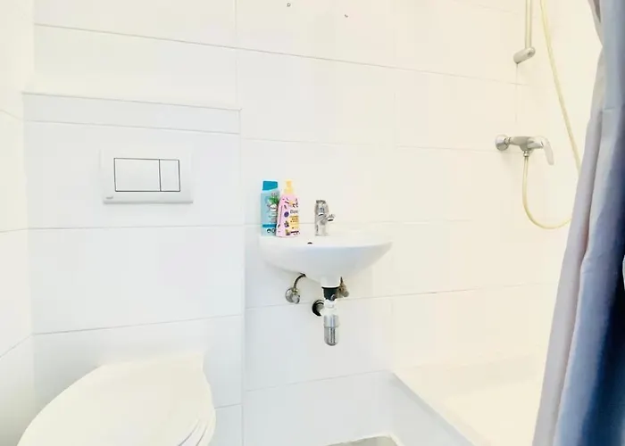Budget Private In 8-bedroom With Terrace Апартаменти *